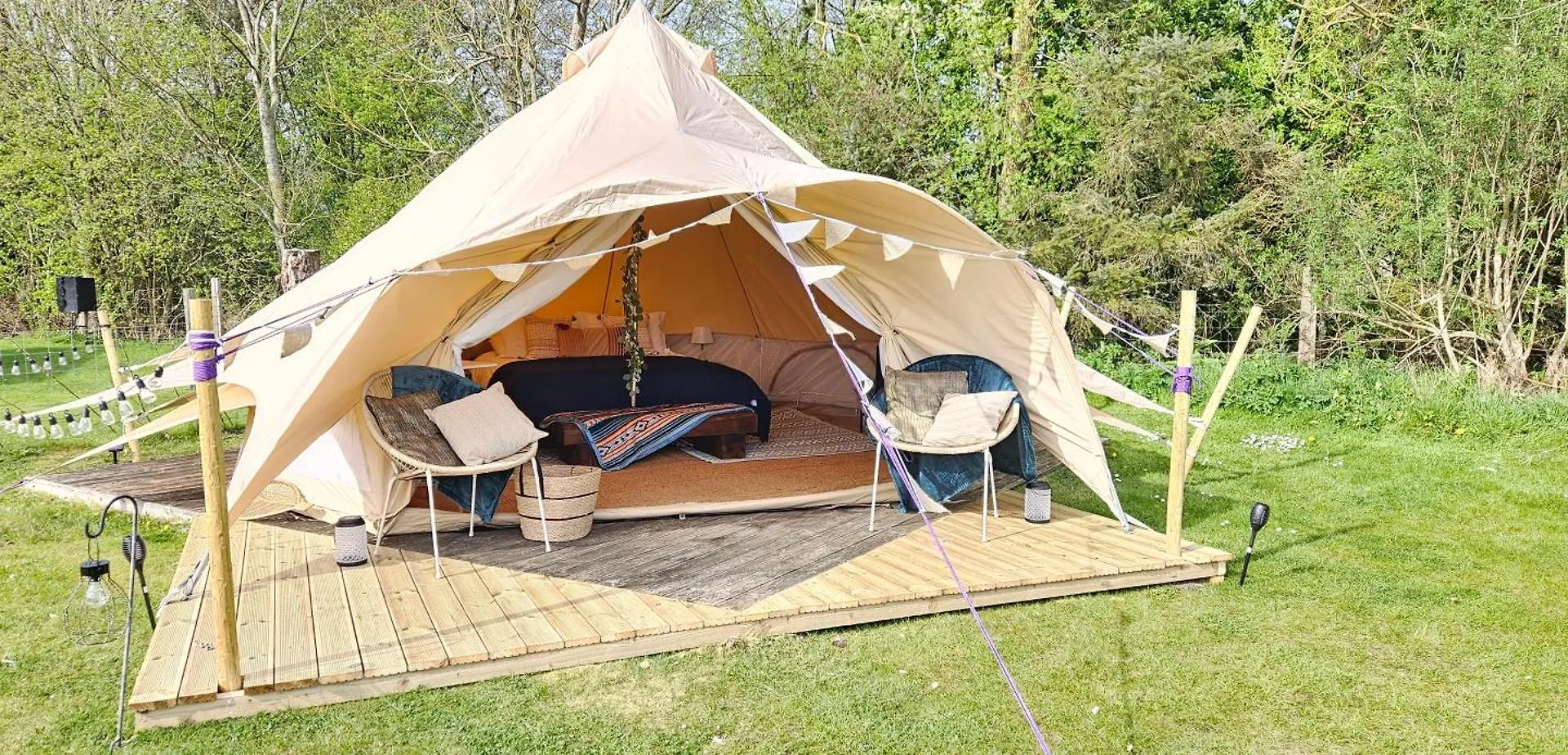 Luxury Bell Tent Glamping Near Yorkshire Wolds Pocklington Tente de luxe